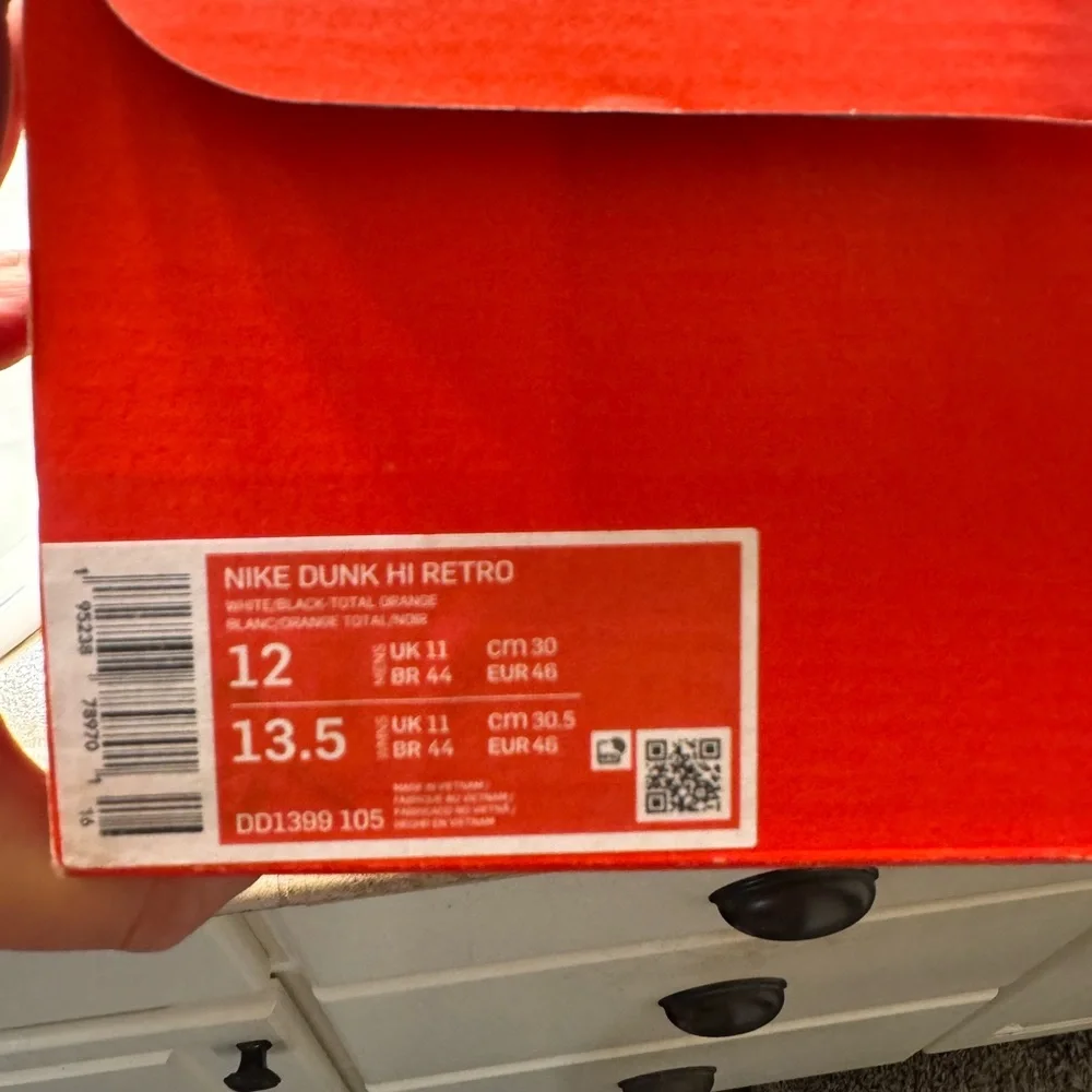 Nike Men's Black and White High-Top Sneakers - Picture 2 of 2